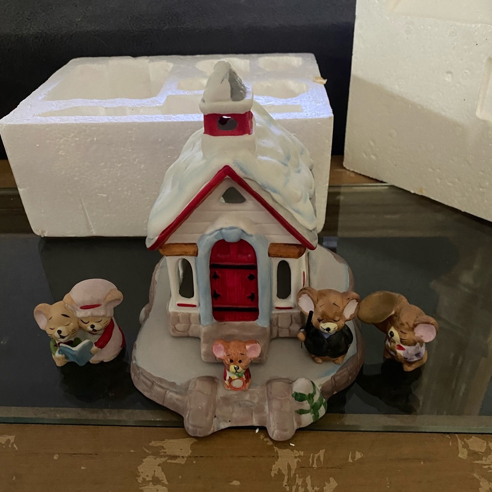 Hand painted mouse caroler set - bisque porcelain - very sweet